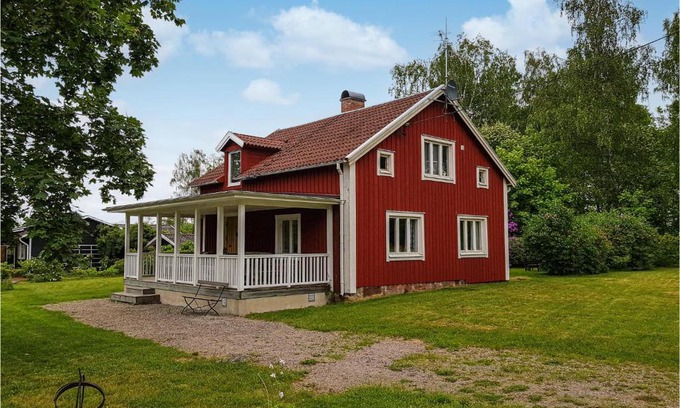 Vaxjo Municipality House | Family-Friendly 3 Bedroom Home in Vibrant Vxj Area