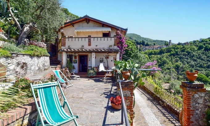 Greppolungo House | Family-Friendly 3 Bedroom Stay in Beautiful Camaiore