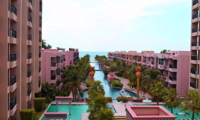 Nong Kae Apartment | Beautiful 3-Bedroom Beachfront Escape with Free WiFi
