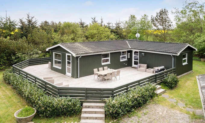 Lodbjerg Hede House | Charming Oceanfront Home with Expansive Terrace Retreat