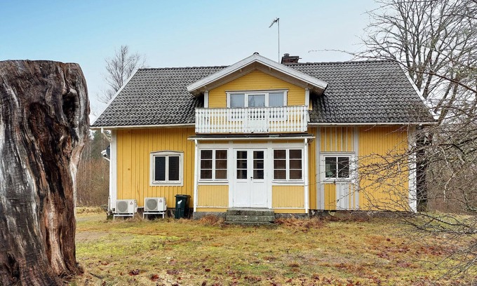 Lonashult House | Discover a Serene Family Farmhouse in Nature's Embrace