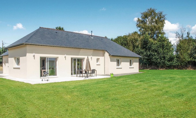 Louargat House | Pet-Friendly 3 Bedroom Haven in Louargat with Spa Access
