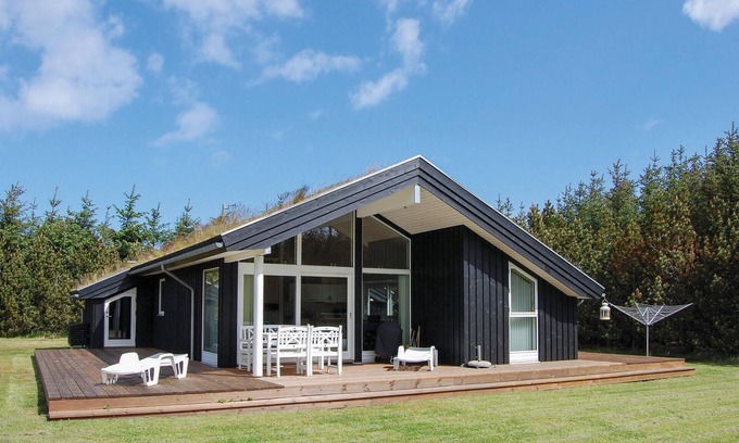 Rødhus House | Family-Friendly 3 Bedroom Accommodation with Ocean Views