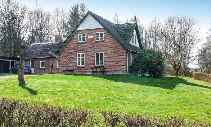 Tistrup House | Inviting 3 Bedroom Retreat with Spa and Breakfast in Tistrup