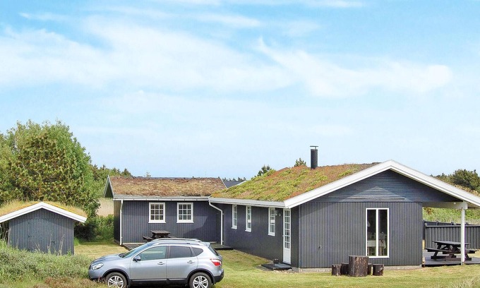 Romo House | Idyllic Vacation Home on Serene Oceanfront Plot in Bolilmark