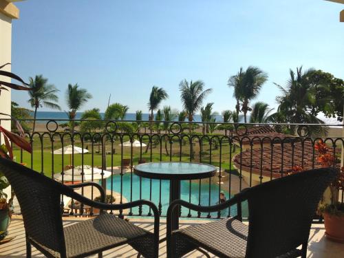 Barrio Los Faroles Apartment | Oceanfront 3 Bedroom Condo at Tres Regalos with Pool
