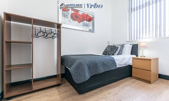 Preston House | Cozy 3BR House in Preston with Free WiFi and Family Amenities