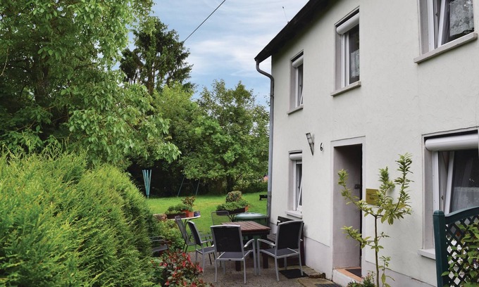 Trierweiler Apartment | Elegant 3 Bedroom Retreat in Trierweiler with Spa & Breakfast