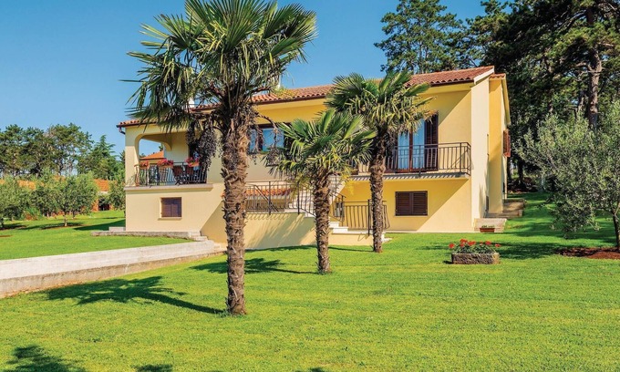 Martinski Apartment | Spacious 3-Bedroom Retreat with Spa in Nedescina