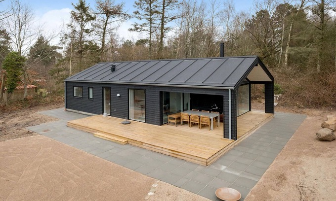 Nykobing Sjaelland House | Relax in a Modern Oceanfront Vacation Home with Spa Access