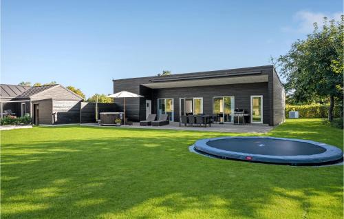 Ørsted House | Cozy 3 Bedroom Retreat with Pool in Ørsted Awaits You