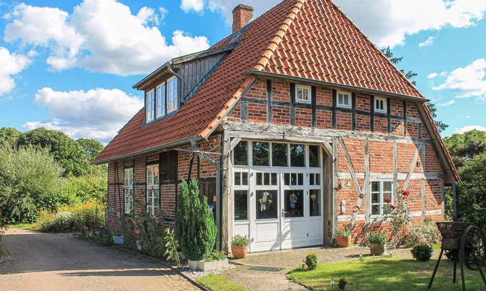 Thandorf House | Exceptional 3 Bedroom Getaway in Thandorf with Lake View