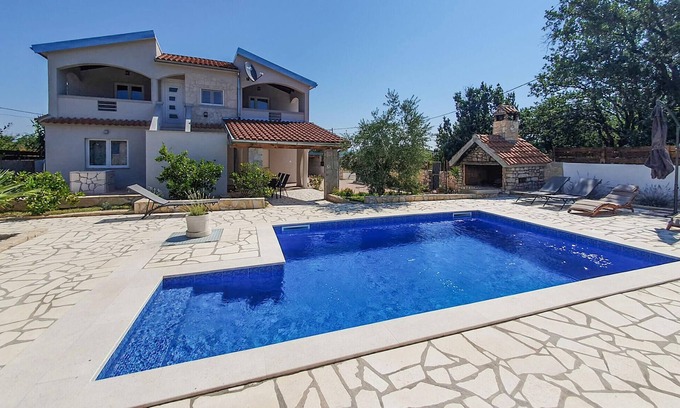 Sveti Filip i Jakov House | Modern Holiday Home with Private Pool & Ocean View