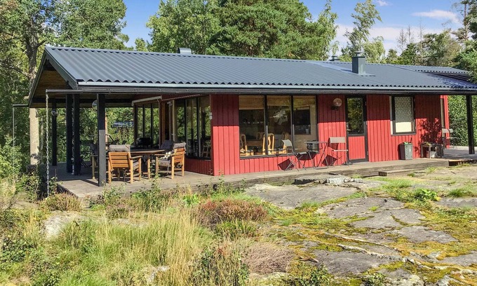Ingaro House | Cozy Cottage Retreat with Sauna in Stockholm Archipelago