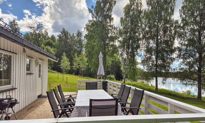 Aurskog-Holand House | Charming Cottage Retreat with Lake View and Spa