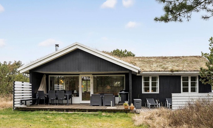 Romo House | Cozy Cottage with Ocean View & Spa Amenities Await You