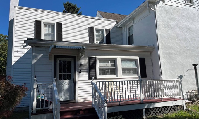 Wappingers Falls Apartment | 3-bedroom family-friendly guesthouse with WiFi, AC in lovely Wappingers Falls