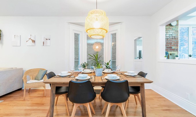 Davenport House | Family-Friendly 3-Bedroom Home in Central Toronto