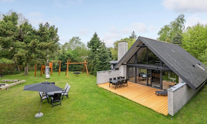 Bøtø By House | Seaside Getaway: 10/10 Rated Oceanfront Vacation Home