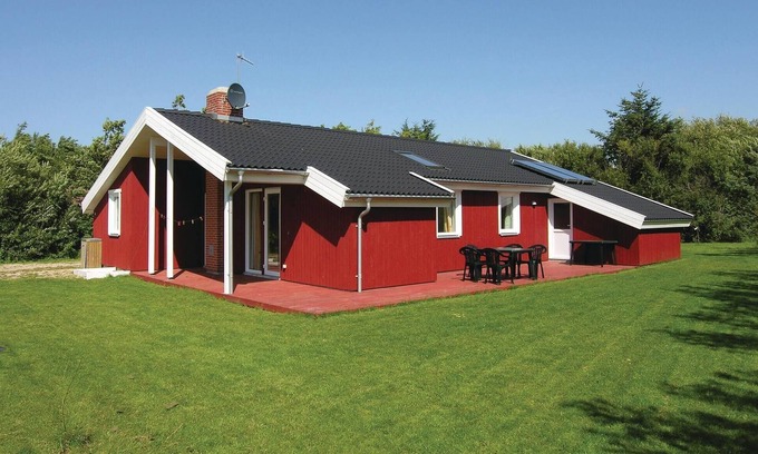 Vestervig House | Ideal 3-Bedroom Retreat in Vestervig with Ocean View