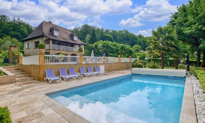 Le Lardin-Saint-Lazare House | Cozy 3 Bedroom Retreat with Pool in Le Lardin