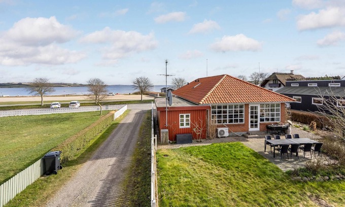 Broager House | Spacious 3 Bedroom Retreat with Oceanfront Views in Broager