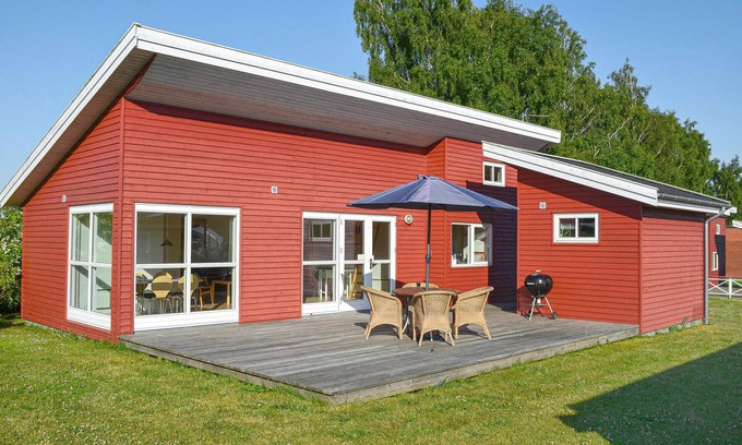 Gudhjem House | Charming 3 Bedroom Getaway with Ocean View in Gudhjem