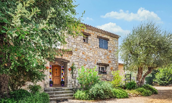 Saint-Jacques House | Family-Friendly 3 Bedroom Retreat with Pool in Grasse