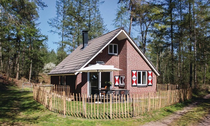 Ommen House | Spacious 3-Bedroom Retreat in Beautiful Ommen