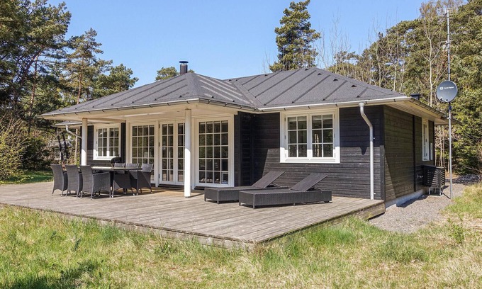 Bedegaard House | Beachfront Vacation Home with Ocean Views and Spa Amenities