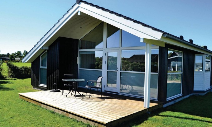 Sæby House | Steps from the Seafront with Ocean View & Family Amenities