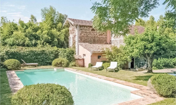 Arjuzanx House | Charming Retreat in Arjuzanx with Pool & Pet-Friendly Options