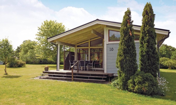 Listarum House | Cozy Cottage Near Lake Gyllebosjön with Spa & Pet-Friendly