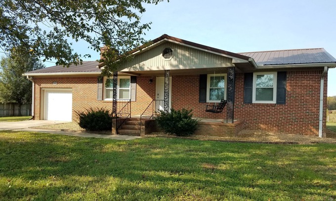 Cookeville House | Relaxing 3 Bedroom Retreat Near Cookeville - Rated 10/10