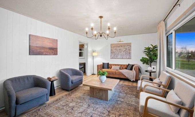 Summerlee House | 3-bedroom home located just minutes from NRG featuring a fire pit/indoor hot tub