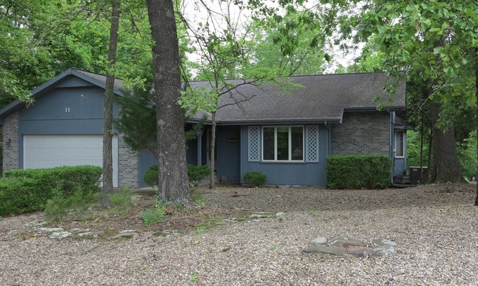 Bella Vista House | Charming 3 Bedroom Home Near Bike Trails & Crystal Bridges