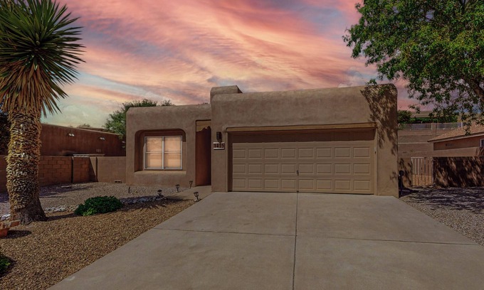 Corrales House | Ideal 3-Bedroom Home near Albuquerque, Corrales & Rio Rancho