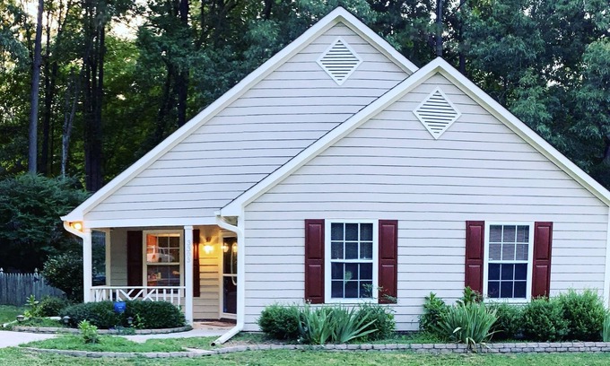 Durham House | Pet-Friendly 3 Bedroom Home with Fenced Yard Retreat