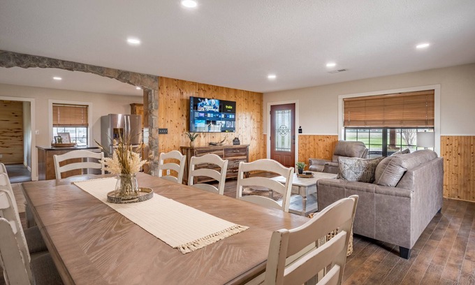 Bryan House | Family-Friendly 3 Bedroom House with Outdoor Entertainment