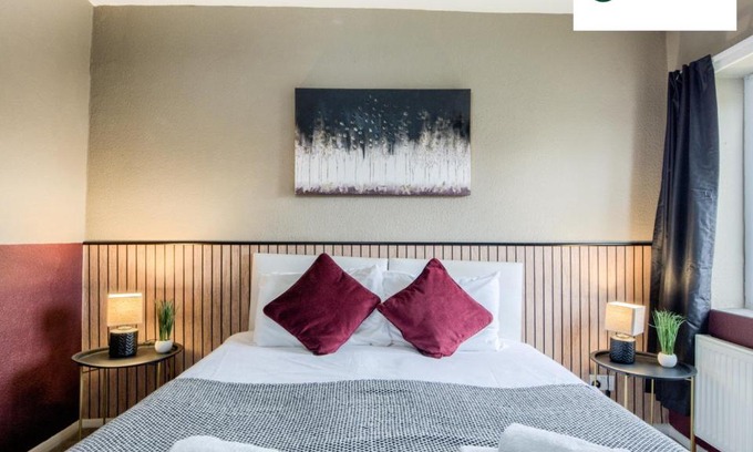 Binley Apartment | Pet-Friendly 3 Bedroom House Near Coventry City Centre