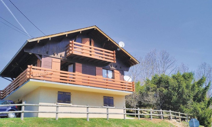 Les Allies House | Ideal 3 Bedroom Accommodation in Pontarlier with Spa