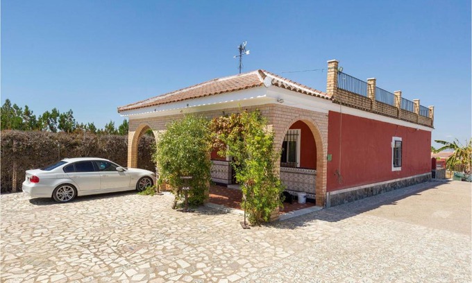 Olivares House | Family-Friendly 3 Bedroom Retreat with Pool in Olivares