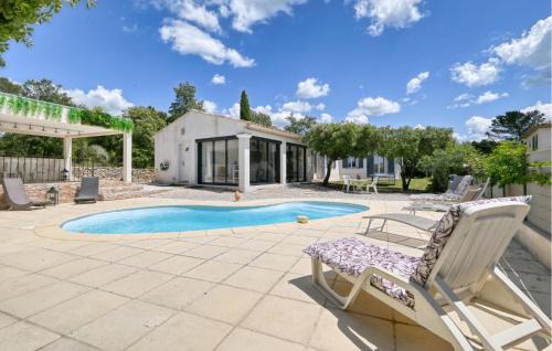 Tourves House | Family-Friendly 3 Bedroom Home with Pool in Tourves