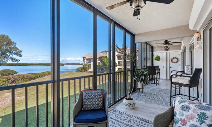 Cortez Condo | Ideal Waterfront Condo with Pool and Spa Amenities