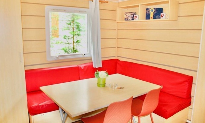 Saint-Cheron House | Pet-Friendly Retreat with Pool and Hot Tub Awaits You