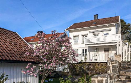 Arendal House | Family-Friendly 3 Bedroom Home in Arendal, 4-Star Comfort