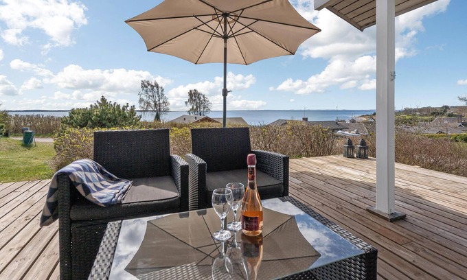 Bøjden House | Experience a Family Getaway in Fåborg with Ocean Views