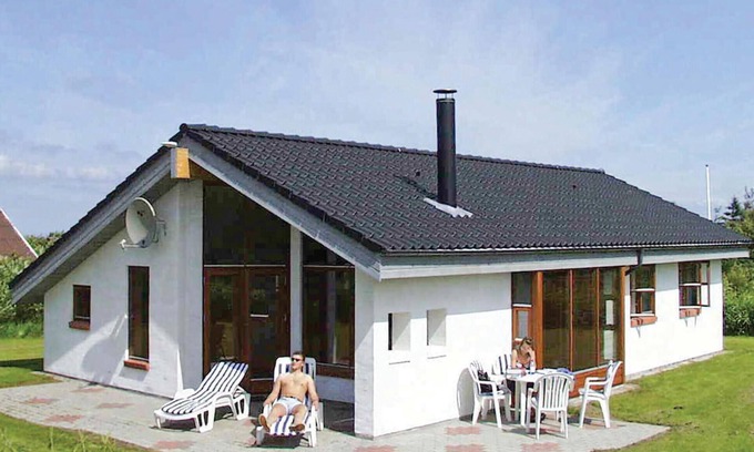 Vinderup House | Tranquil Retreat Near Skive with Oceanfront Views & Spa