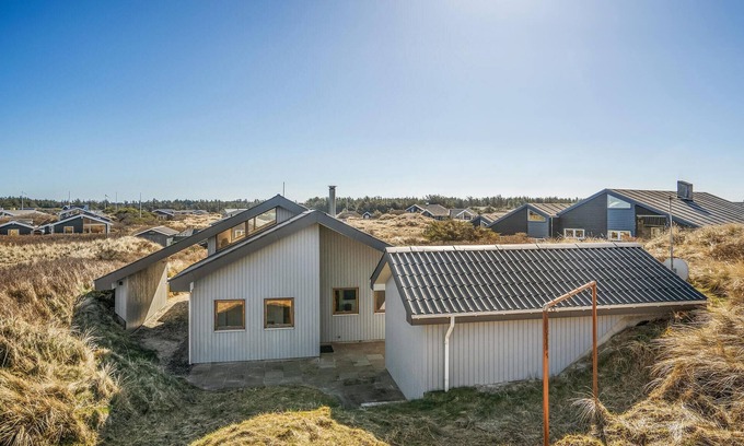 Hvorup Klit House | Cozy Oceanfront Getaway: Dream Vacation by the Sea