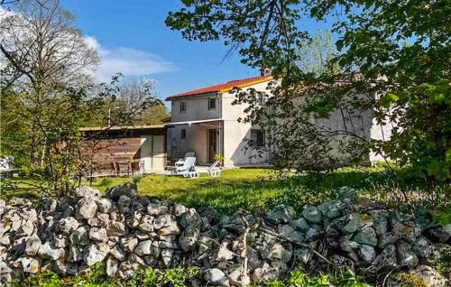 Lanisce House | Family-Friendly 3 Bedroom Home in Lanisce with Kitchen